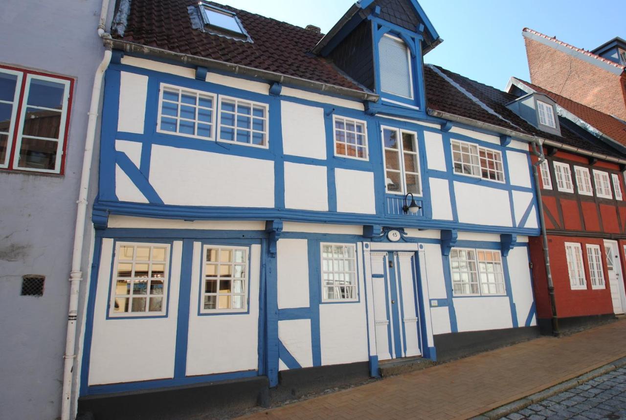 Fewo1846 - Villa Windschief - Uriges Fachwerkhaus Auf 3 Ebenen Mit Garten Im Stadtzentrum Flensburg Bagian luar foto
