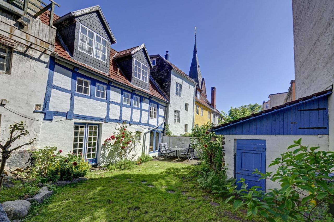 Fewo1846 - Villa Windschief - Uriges Fachwerkhaus Auf 3 Ebenen Mit Garten Im Stadtzentrum Flensburg Bagian luar foto